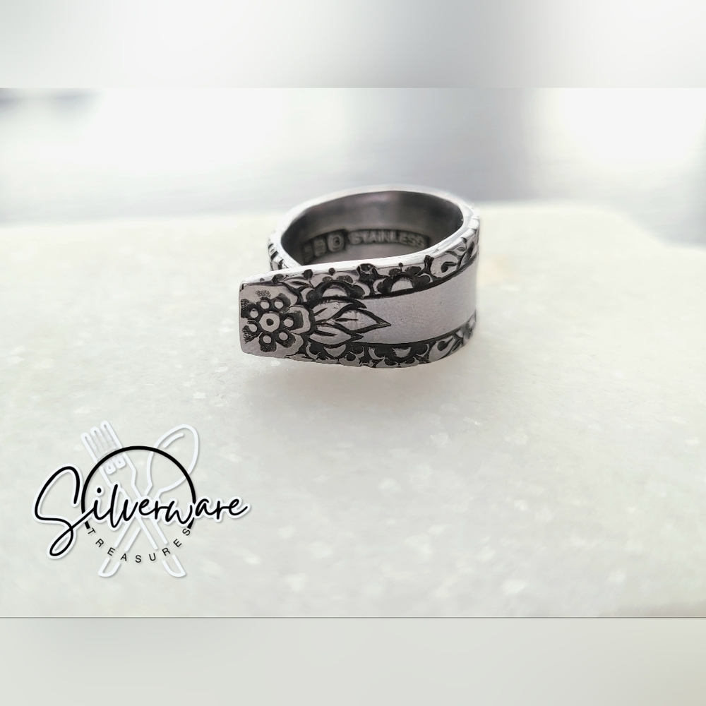 1950's Imperial 'Misty Morn' Stainless Steel Ring floral design semi-open wrap